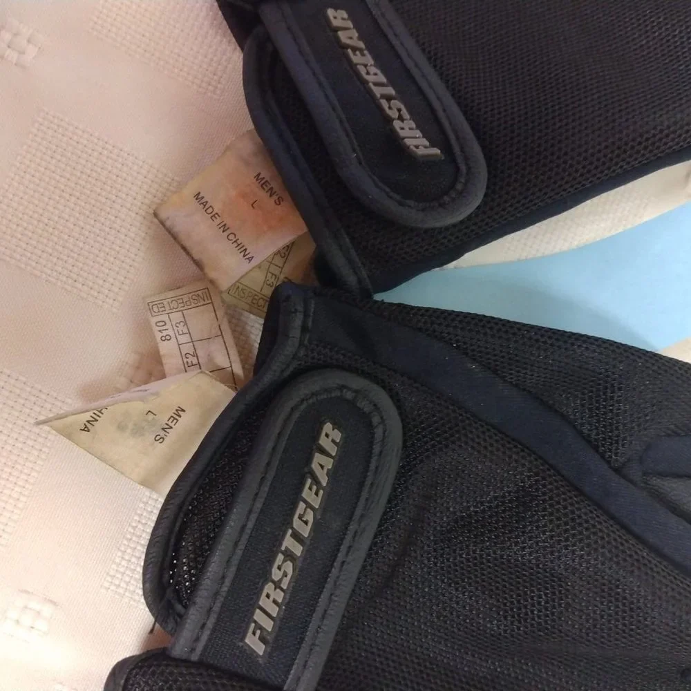 First Gear Gloves - Picture 3 of 4